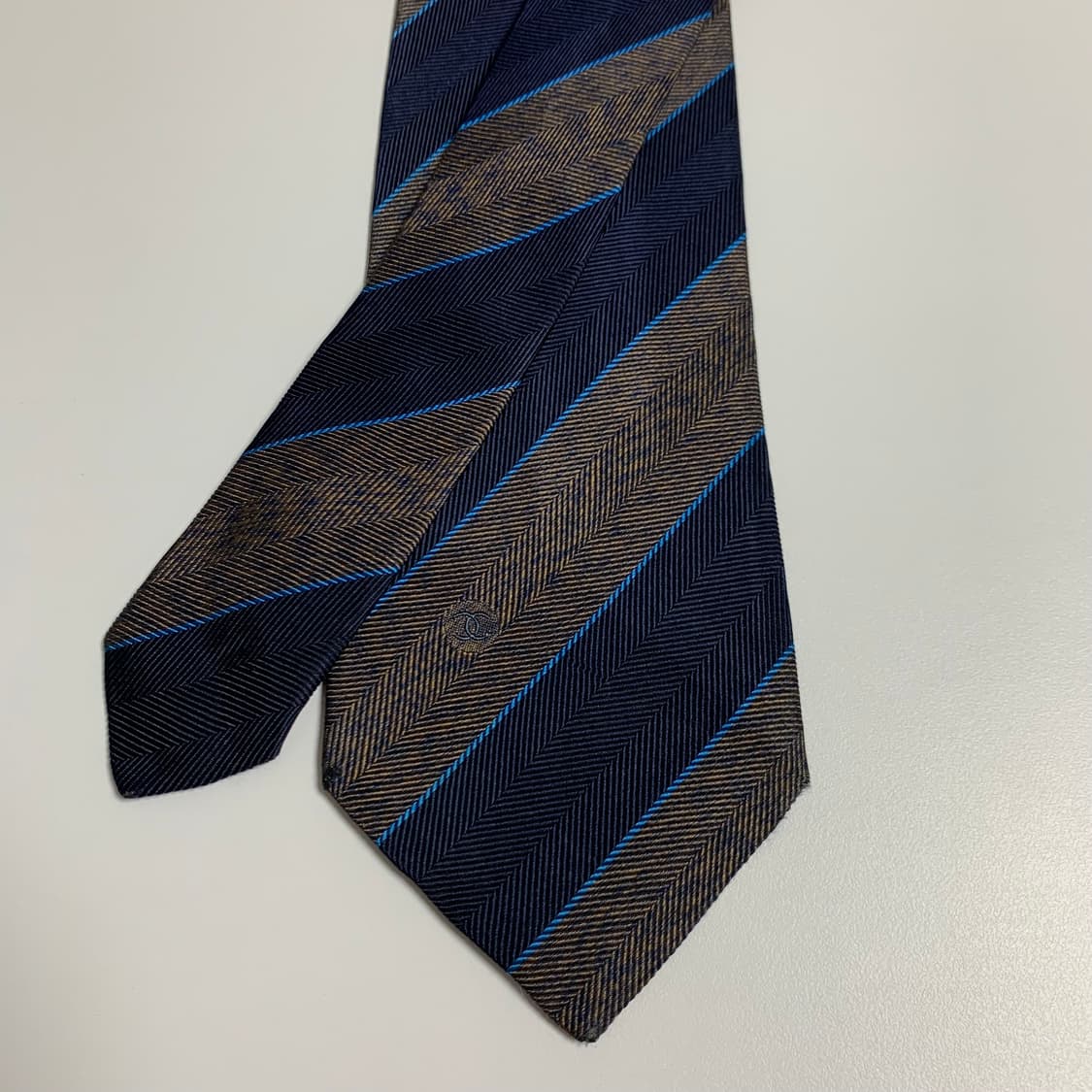 샤넬(CHANEL) 레지멘탈 명품넥타이 100실크 A등급 8.3cm 상품이미지4