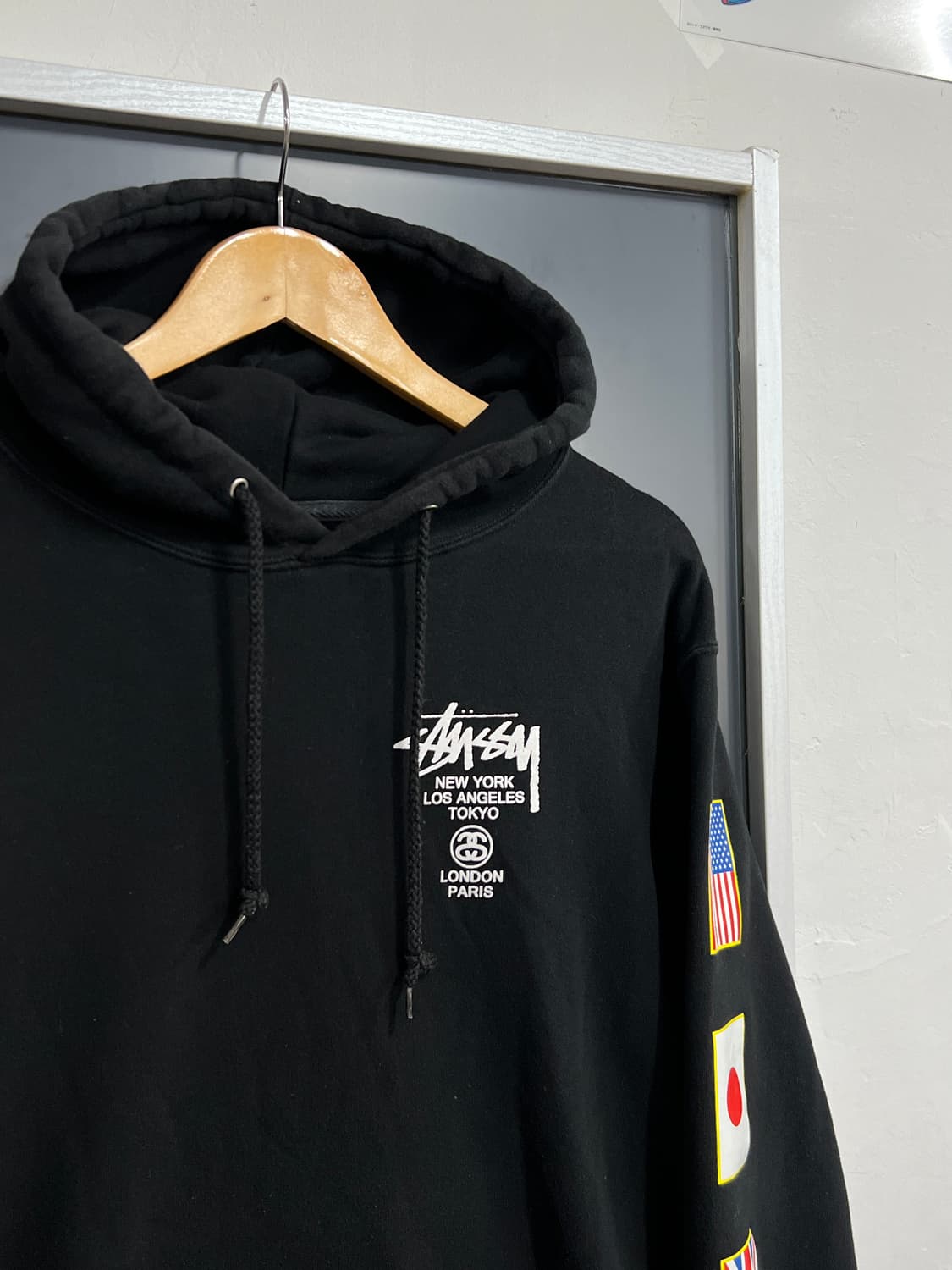 Stussy 스투시 월드 투어 사이드 플래그 로고 풀오버 후드티 상품이미지2