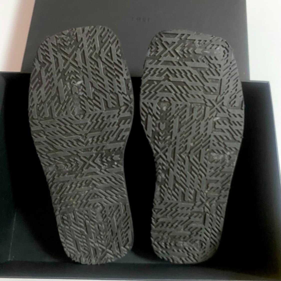 에레 스웨이드 플립플롭 Ehre suede flip-flops 상품이미지5