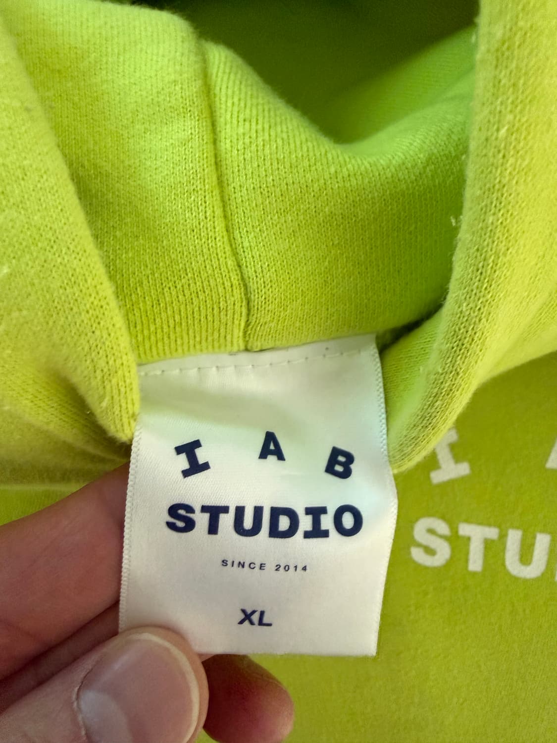 아이앱 스튜디오 x 웍스아웃 후드 라임 상품이미지4