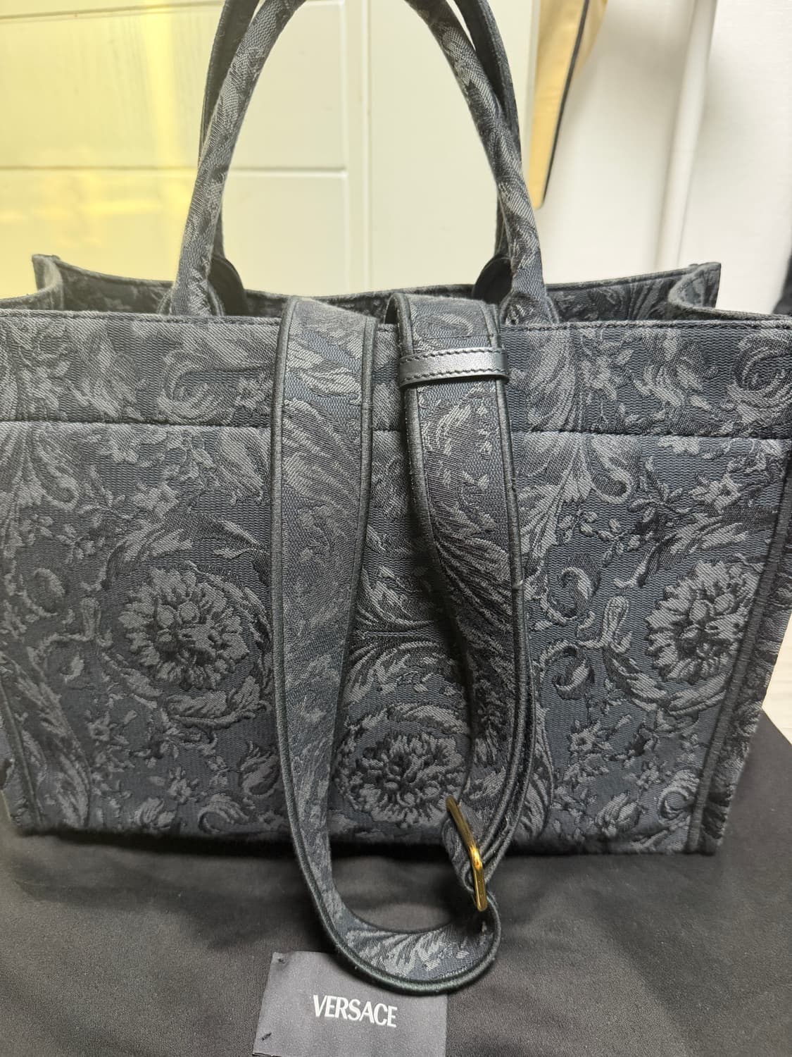 베르사체 아테나 백 상품이미지2