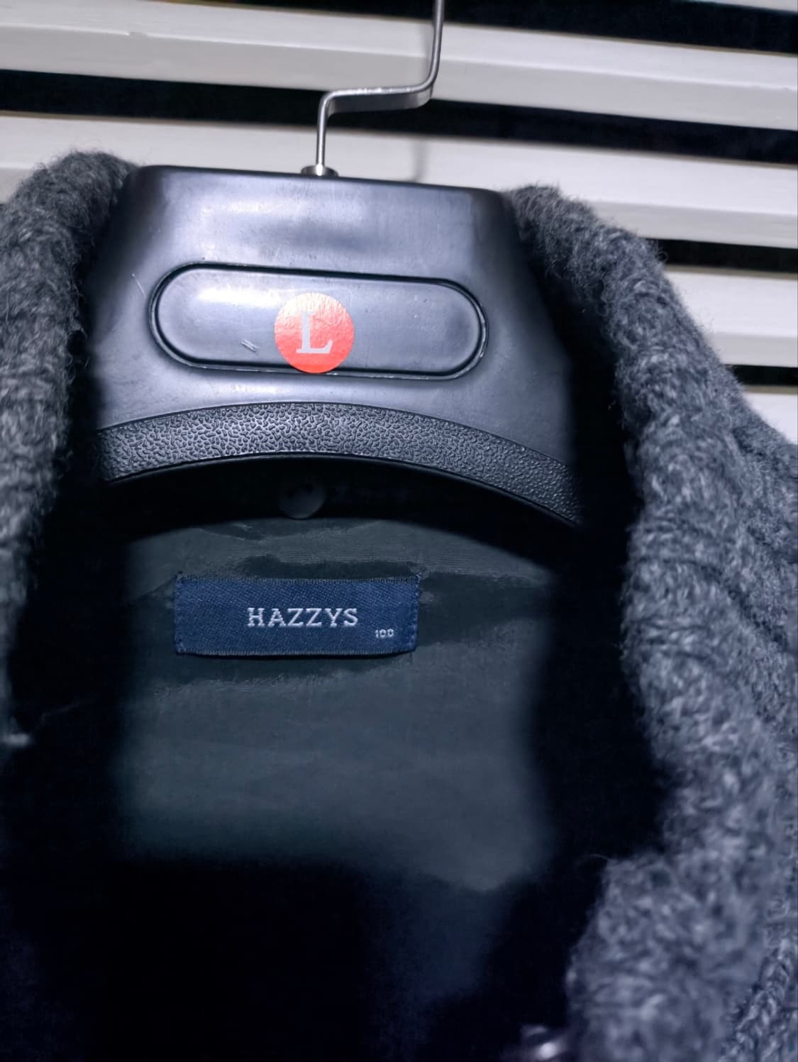 100 헤지스 방풍 니트 집업 상품이미지2