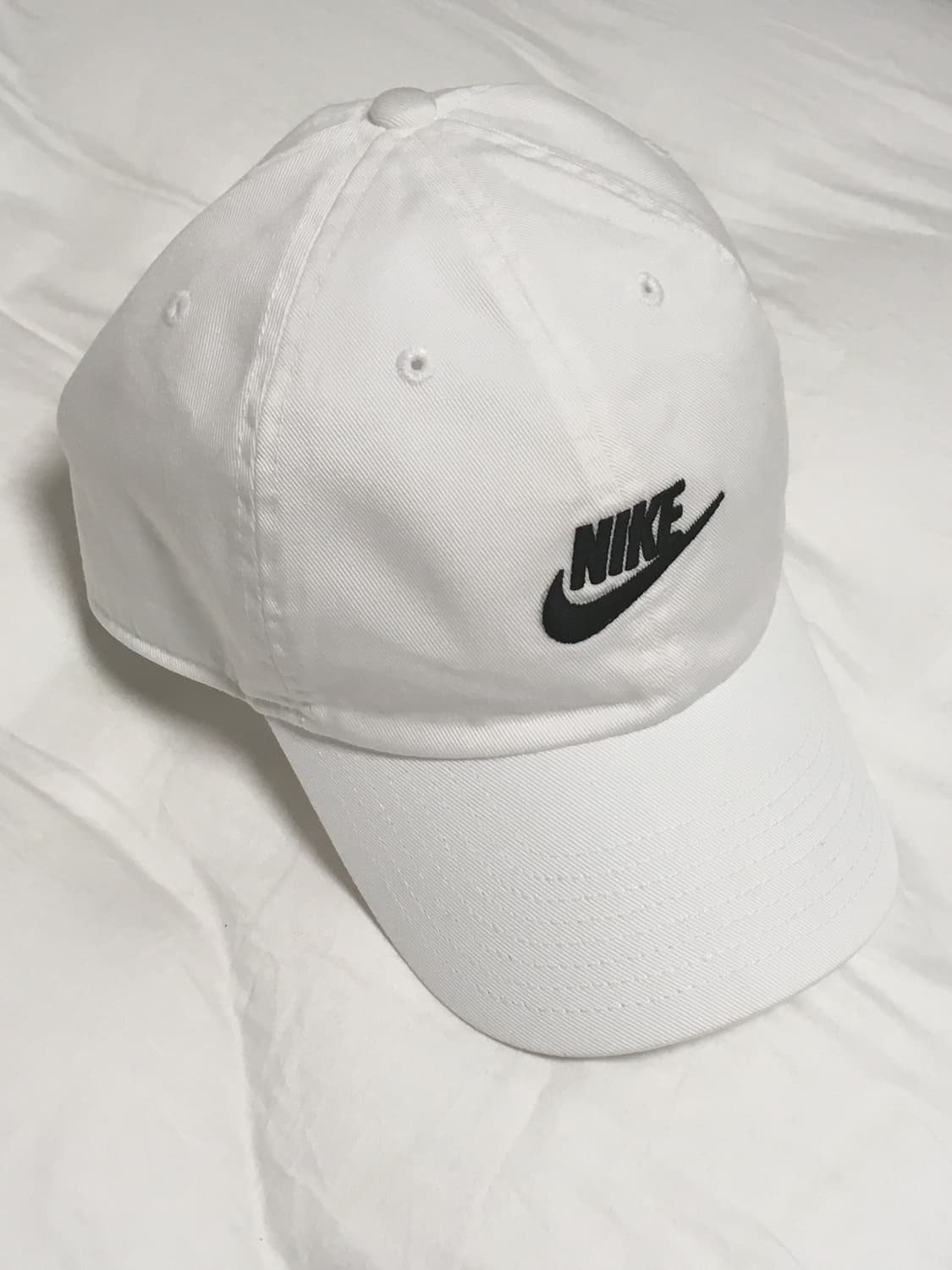 나이키 화이트 볼캡 상품이미지1