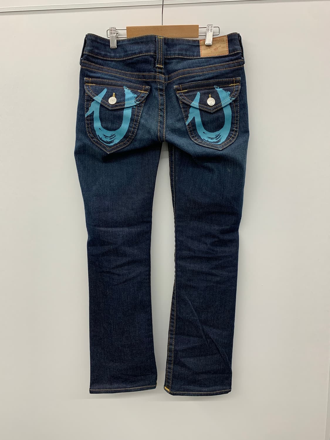 트루릴리전 페인팅 로고 로우라이즈 데님 상품이미지6