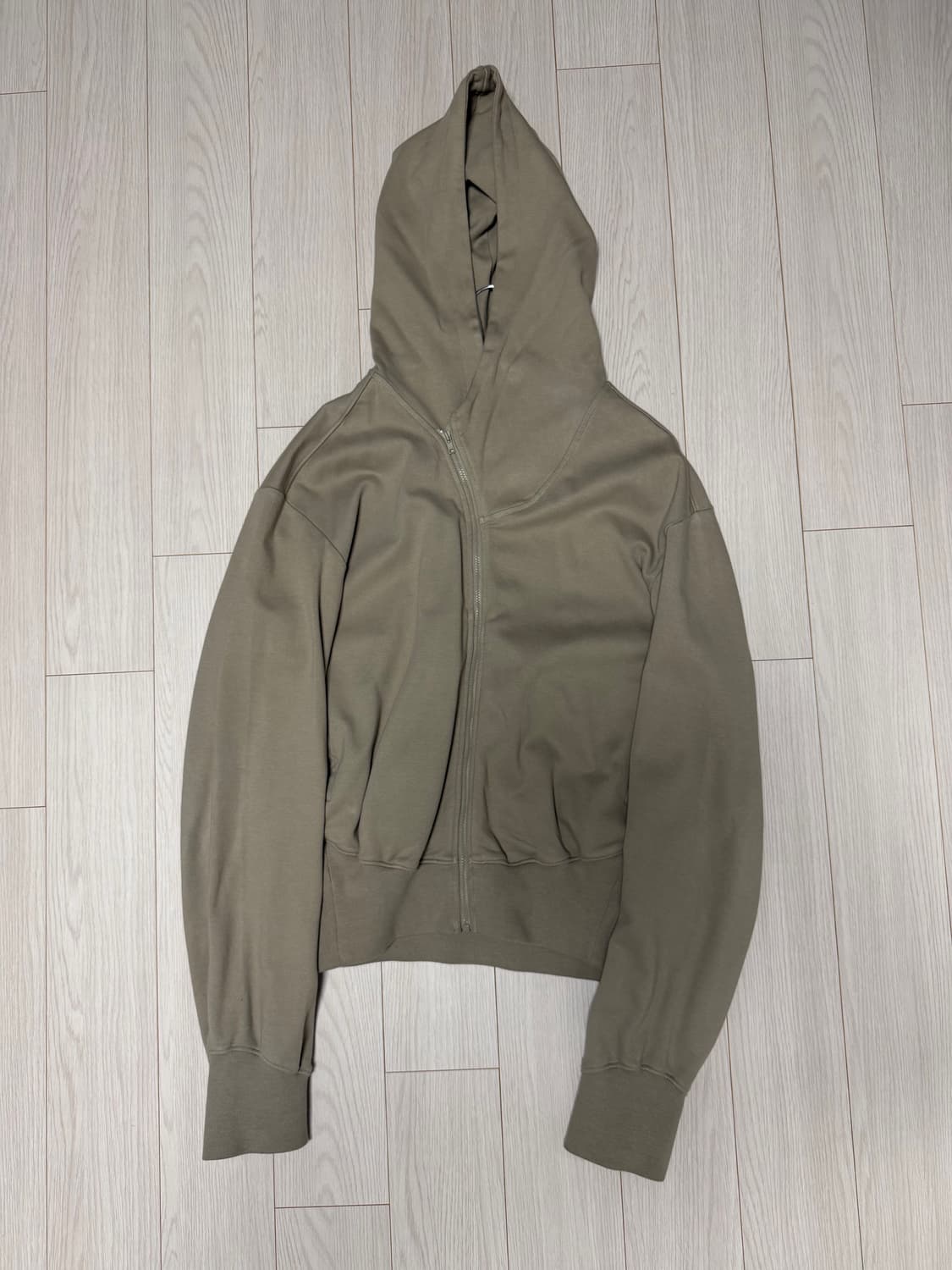 CURVED HOODED ZIP JACKET  상품이미지5