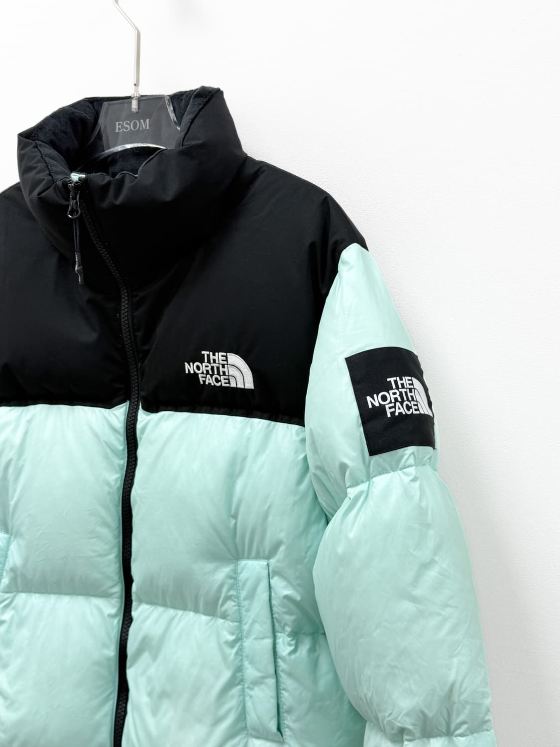 노스페이스 화이트라벨 우먼스 노벨티 눕시 다운 자켓 상품이미지3