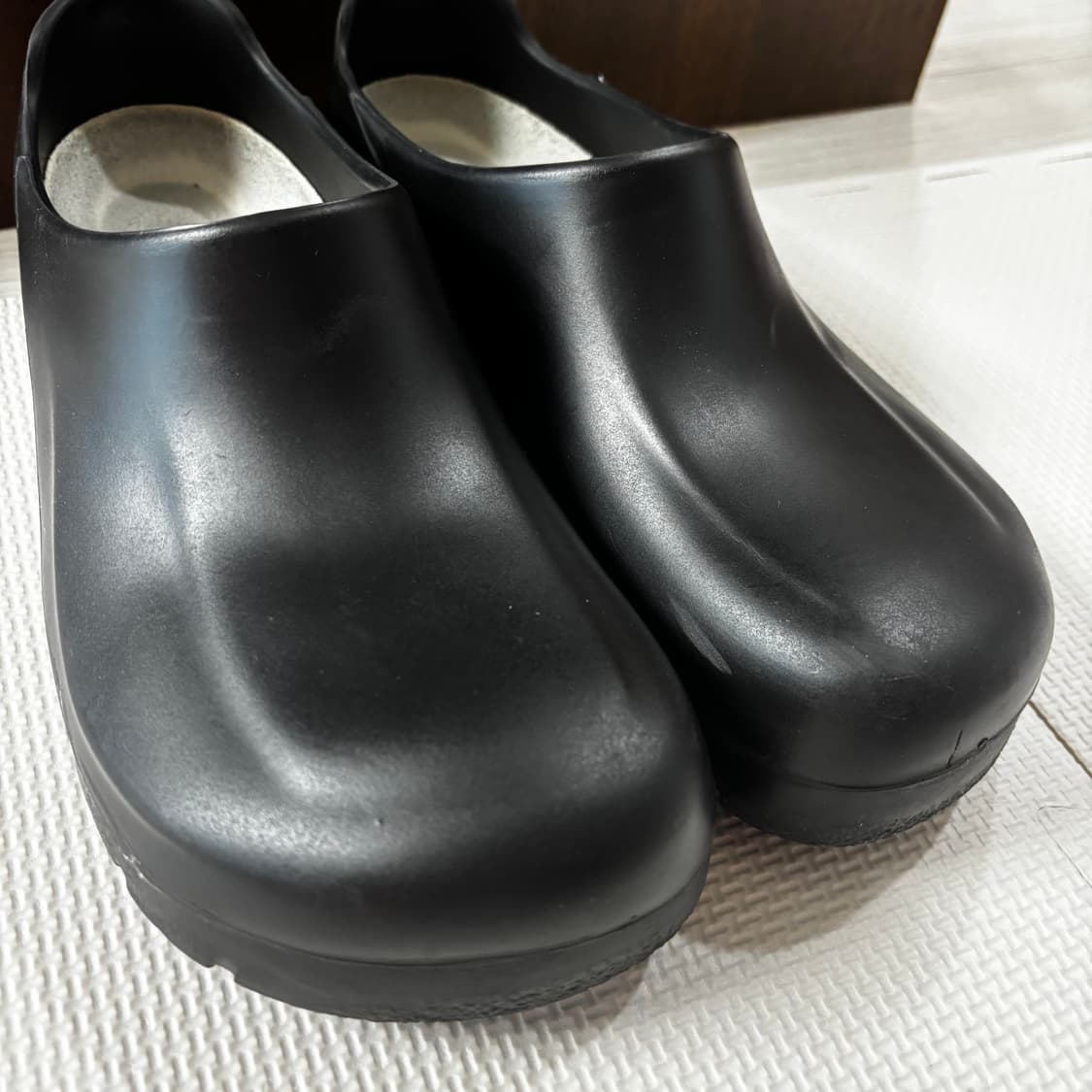 버켄스탁 클로그 블랙 상품이미지3