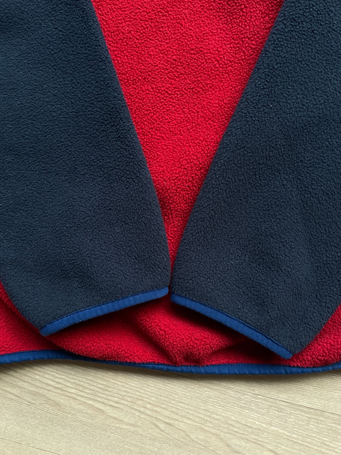 파타고니아 신칠라 레드 블루 플리스 켄달 제너 상품이미지6