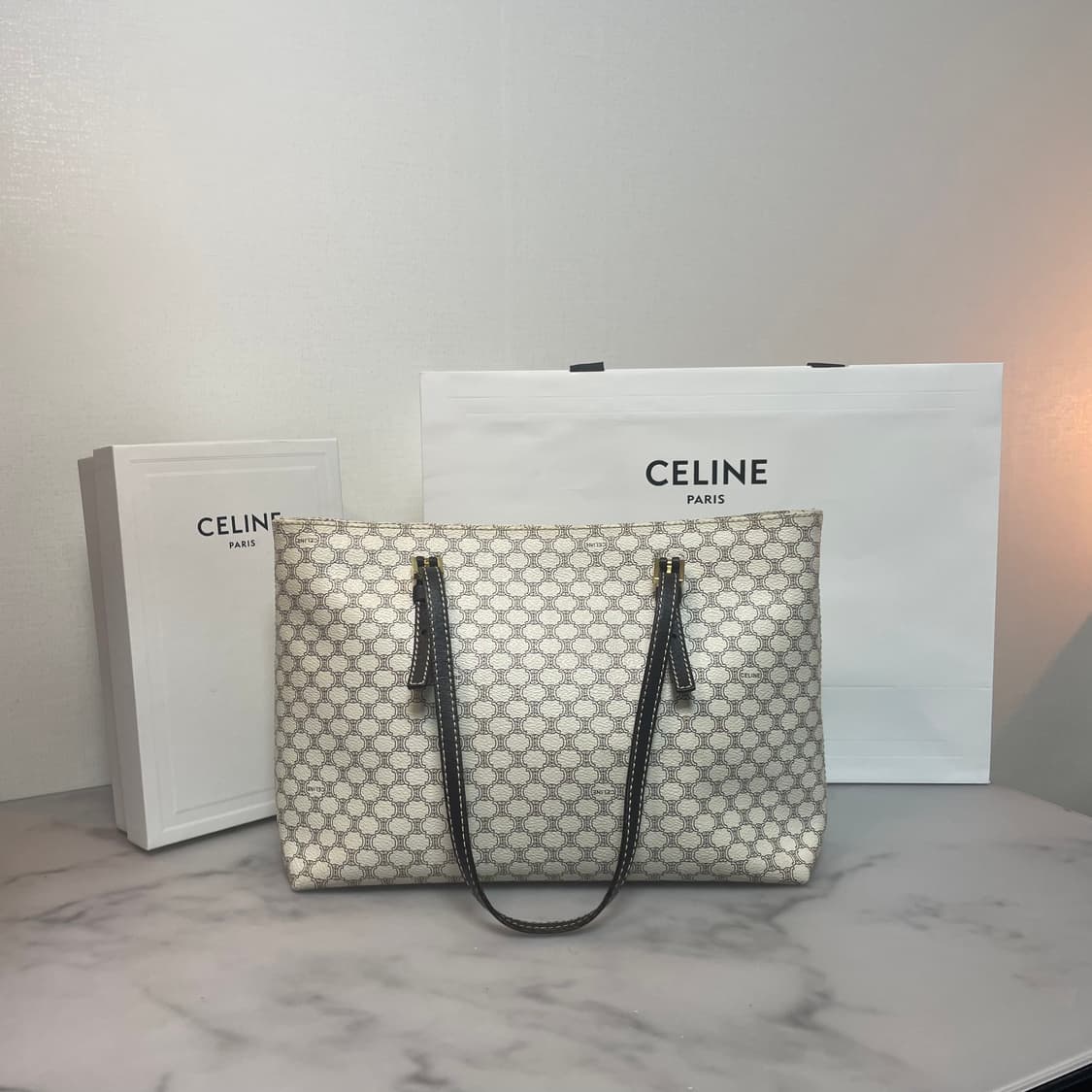 정품 셀린느 블라종 숄더백 상품이미지1