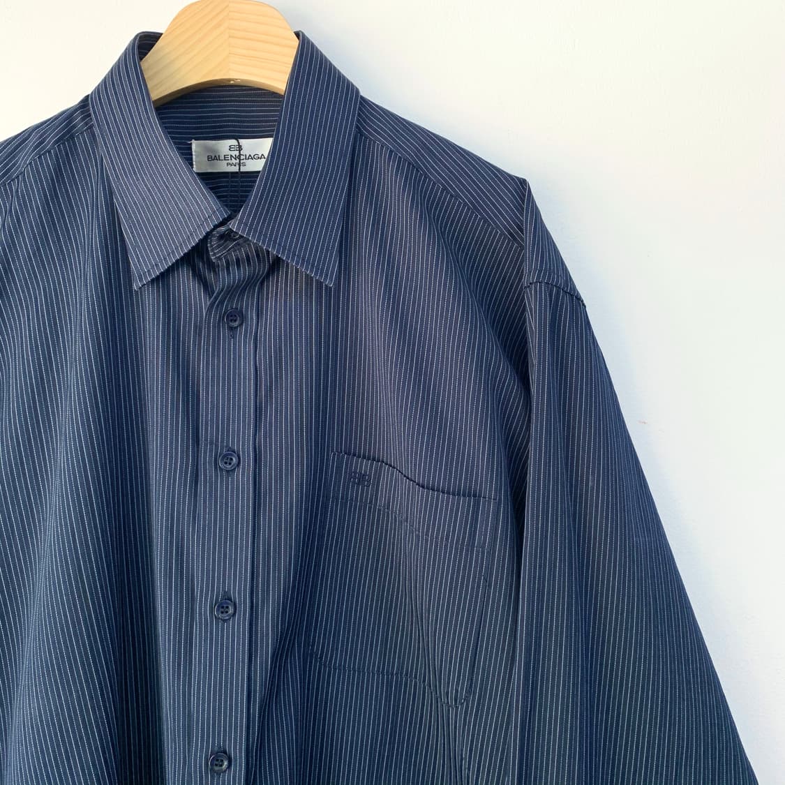 발렌시아가 BB로고 미니멀 핀 스트라이프 셔츠 상품이미지6