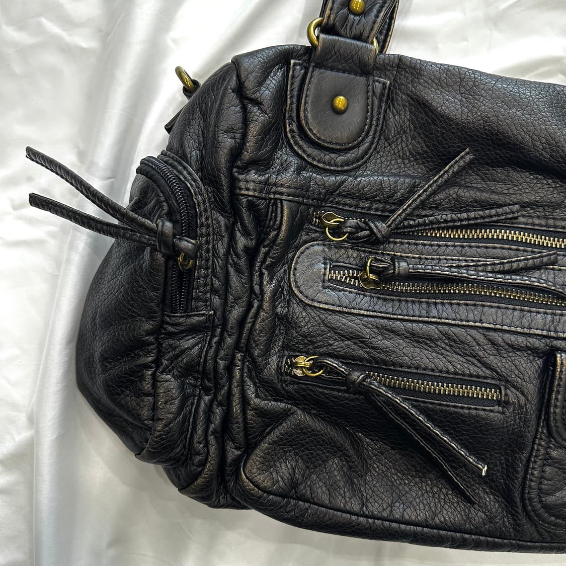 올블랙 유틸리티 숄더백🖤 상품이미지4