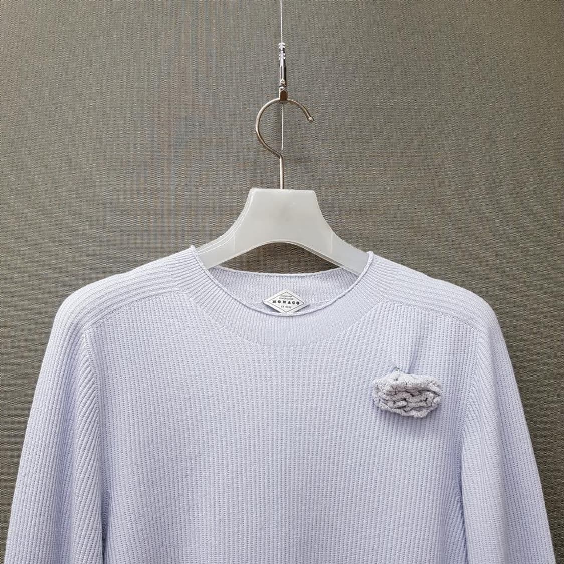 한섬 SJSJ 2023 라운드넥 플라워 디테일 니트 F사이즈 상품이미지2