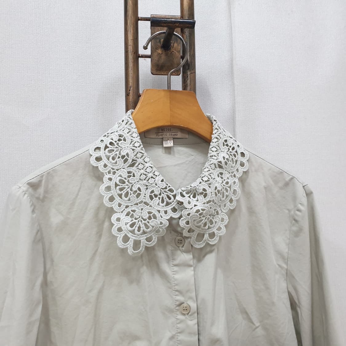 플라스틱아일랜드 자수카라포인트 블라우스 55 상품이미지2