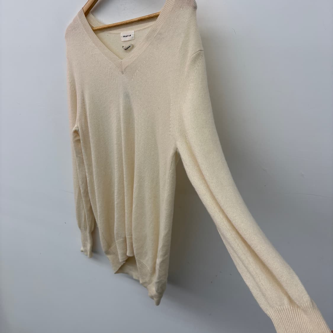 캐시미어 100 브이넥 니트 아이보리 여/L 상품이미지3