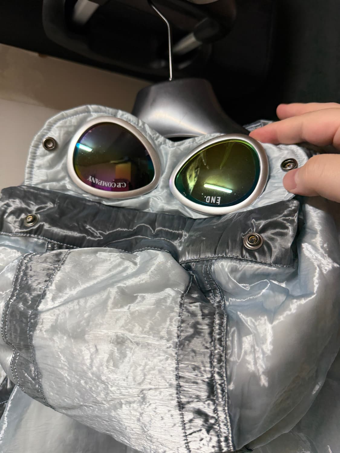 L] CP컴퍼니 x 엔드 클로딩 캔디 고글 푸퍼 자켓 상품이미지10