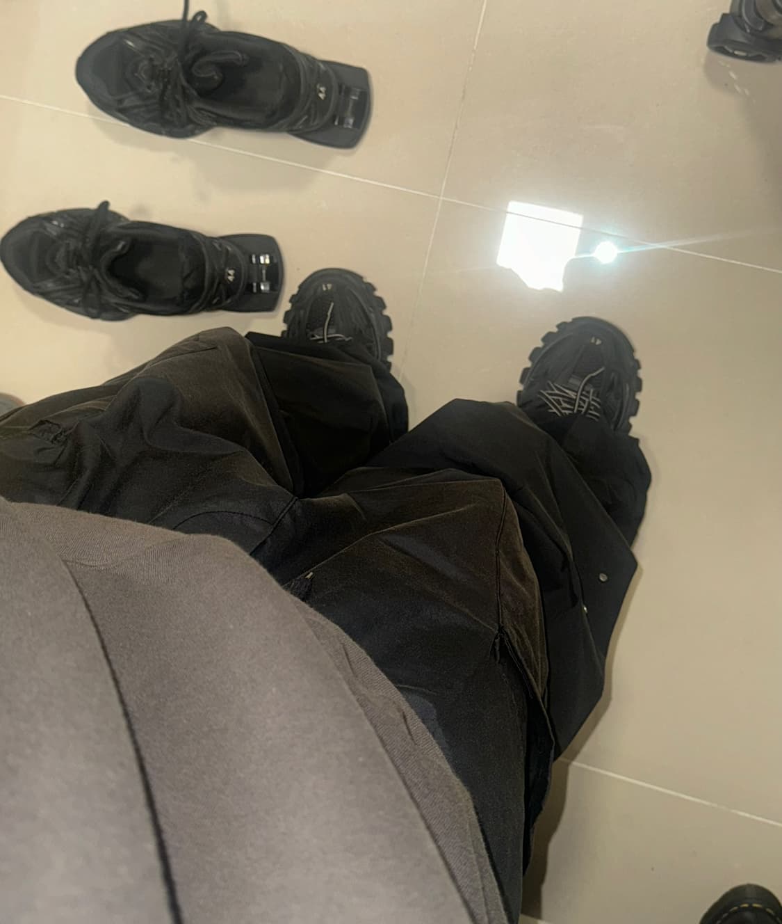 PUPA SHIRRING CARGO PANTS BLACK 상품이미지2