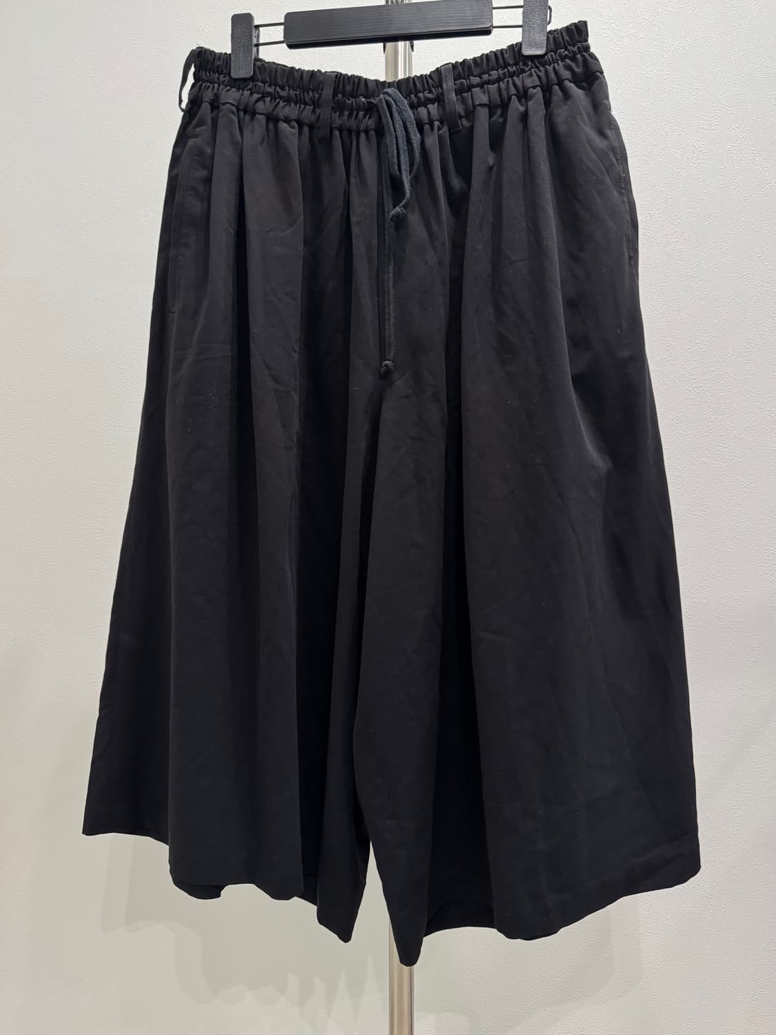 요지야마모토 18aw 와이드 하카마 팬츠 상품이미지2