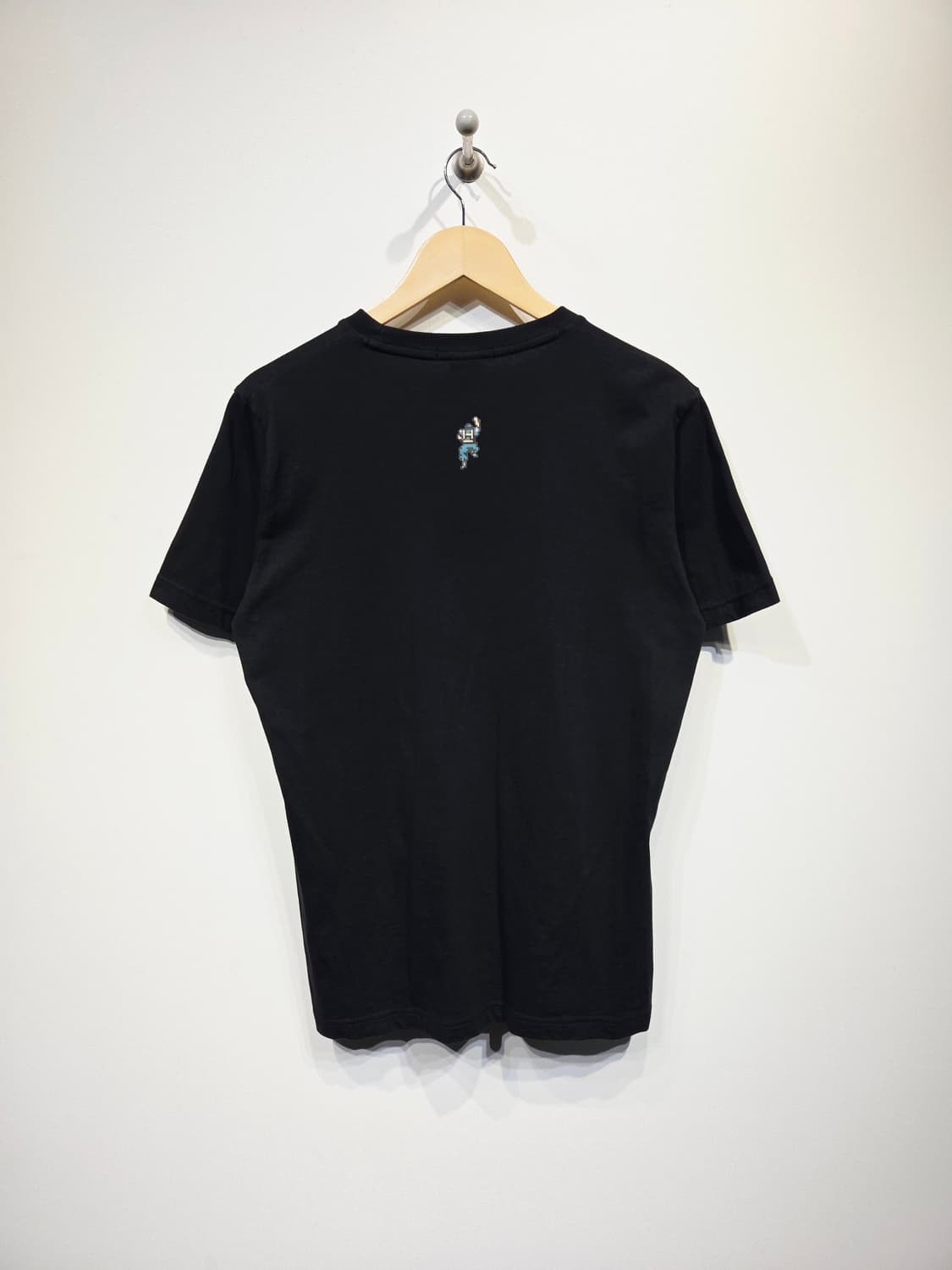 유니클로 UT 메탈기어솔리드 25주년 반팔 티셔츠 블랙 상품이미지6