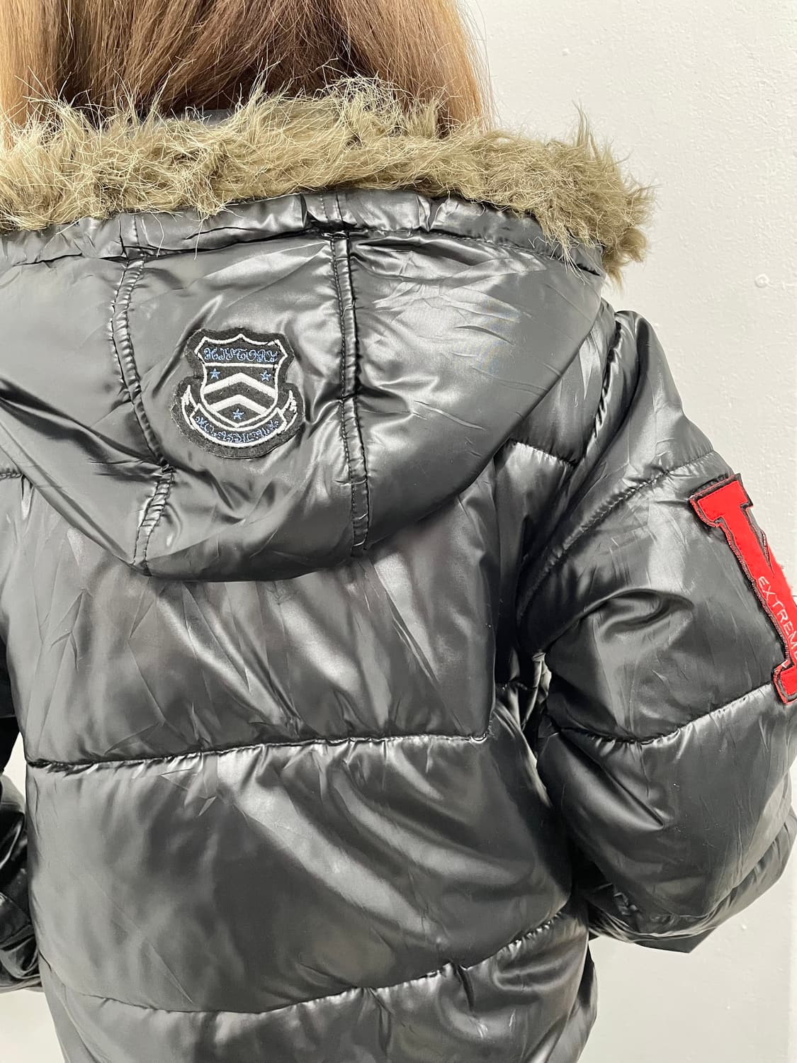 락시크 블랙 글로시 패치 패딩 상품이미지5