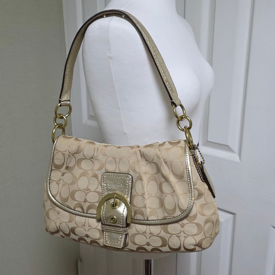 코치 숄더백  상품이미지1