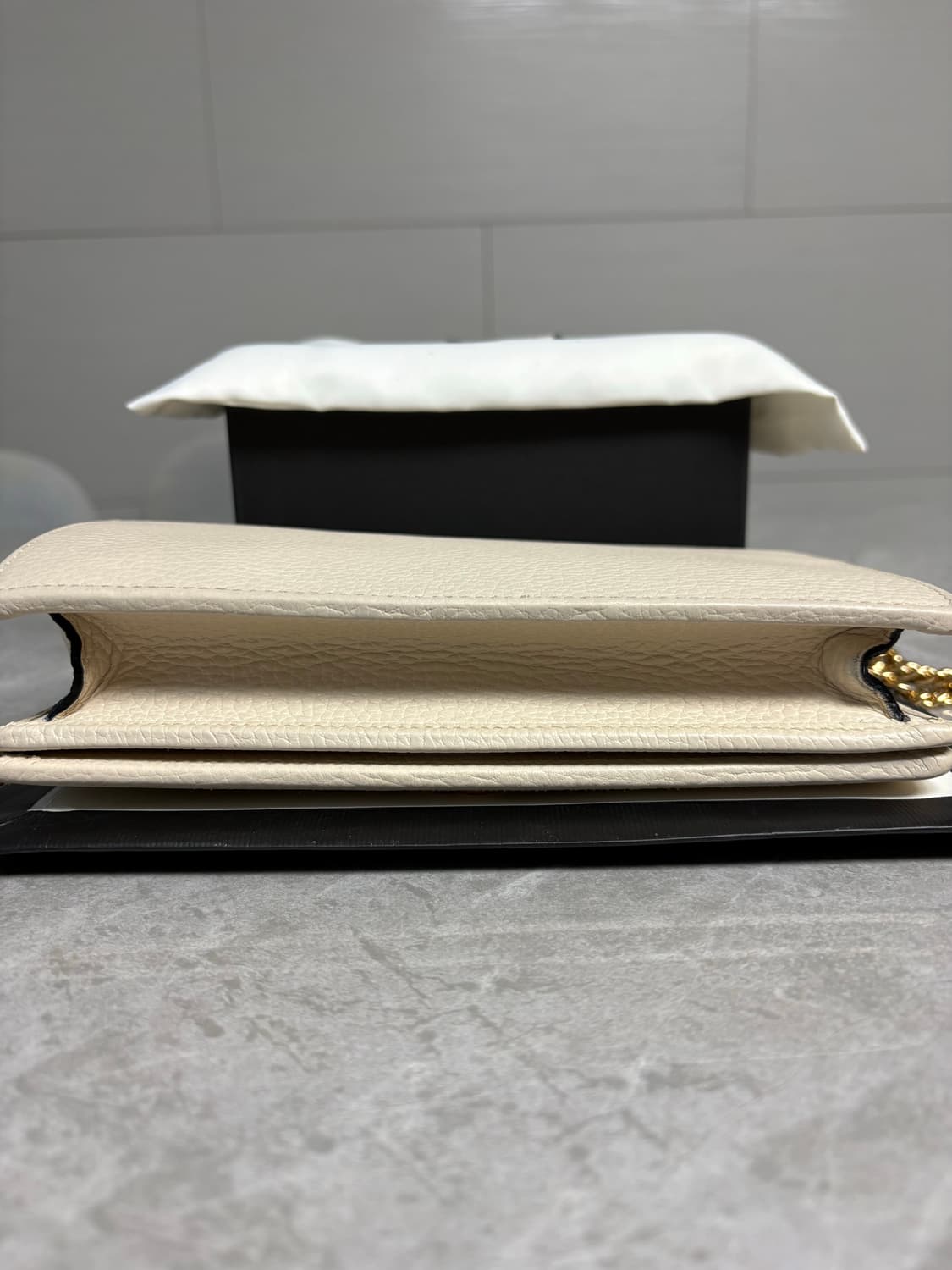 구찌 마몬트 미니 가죽 체인백 아이보리 상품이미지5