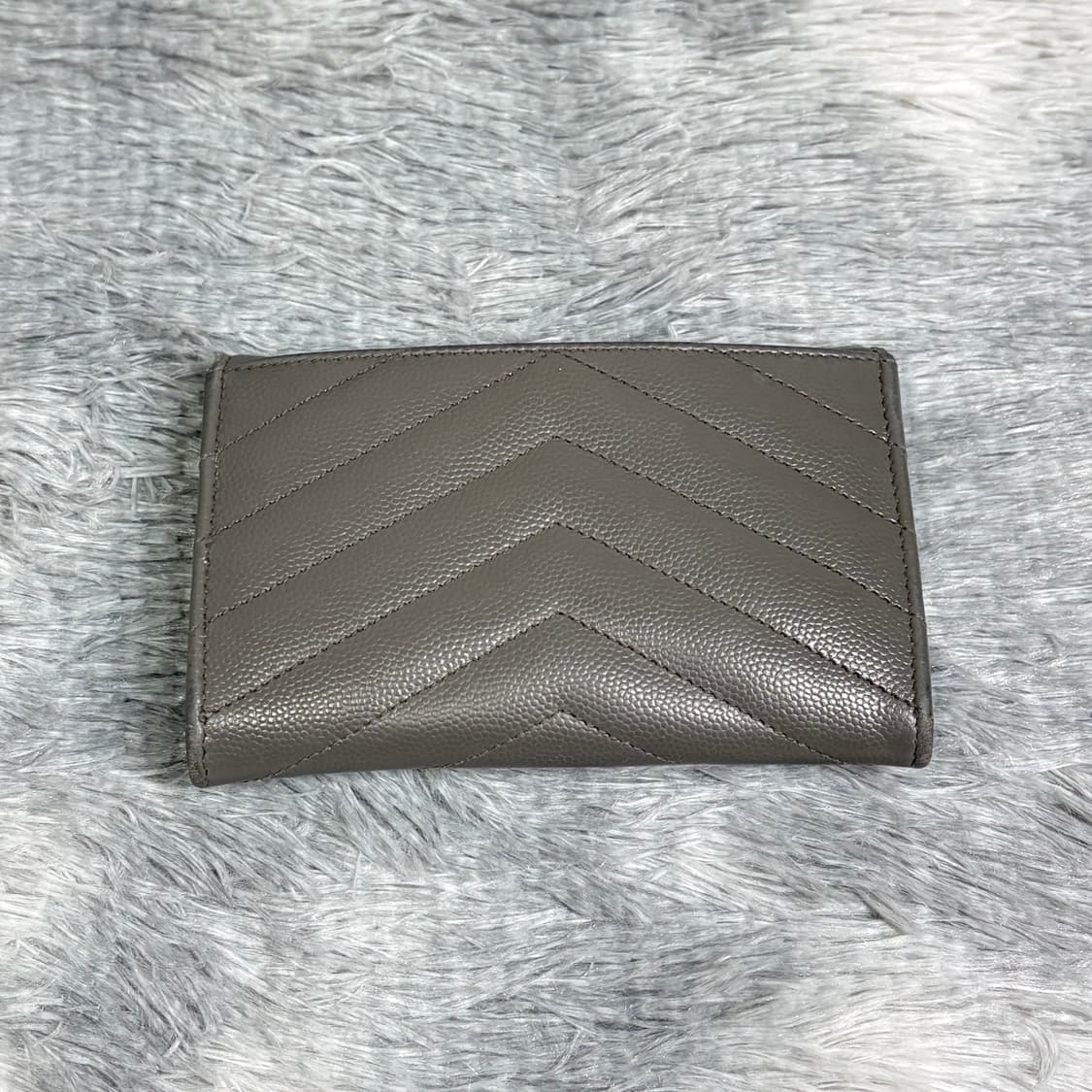 입생로랑 엔벨로프 반지갑 그레이 상품이미지2