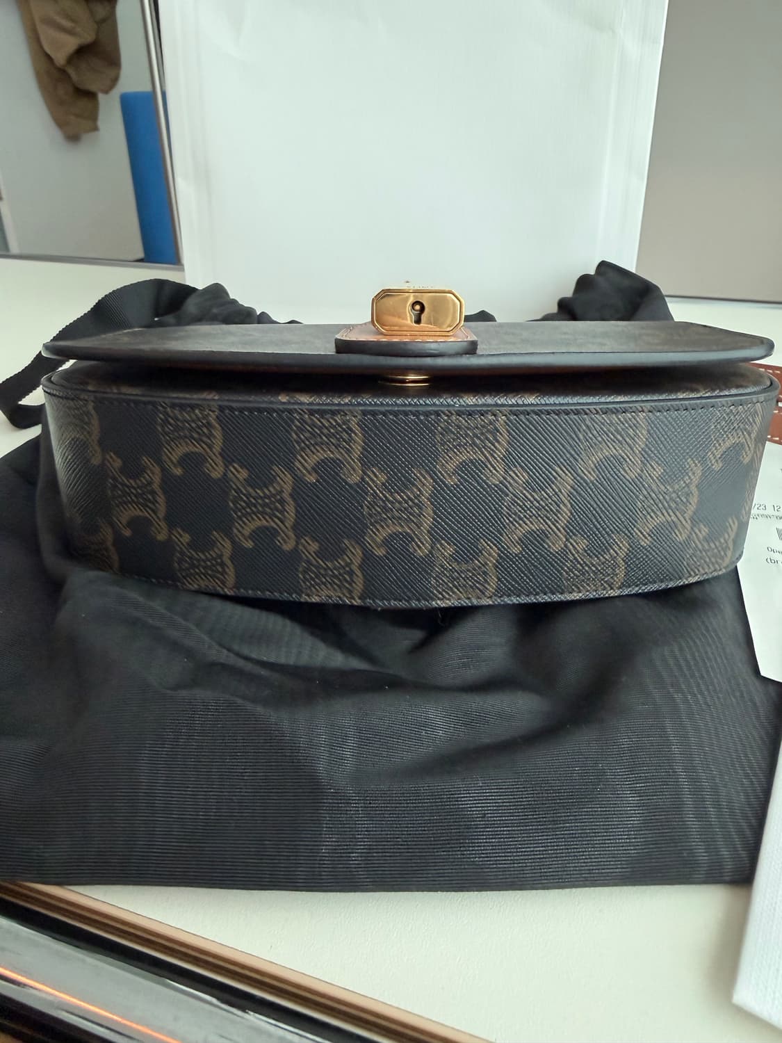 셀린느 트리옹프 타부백 탄 상품이미지7