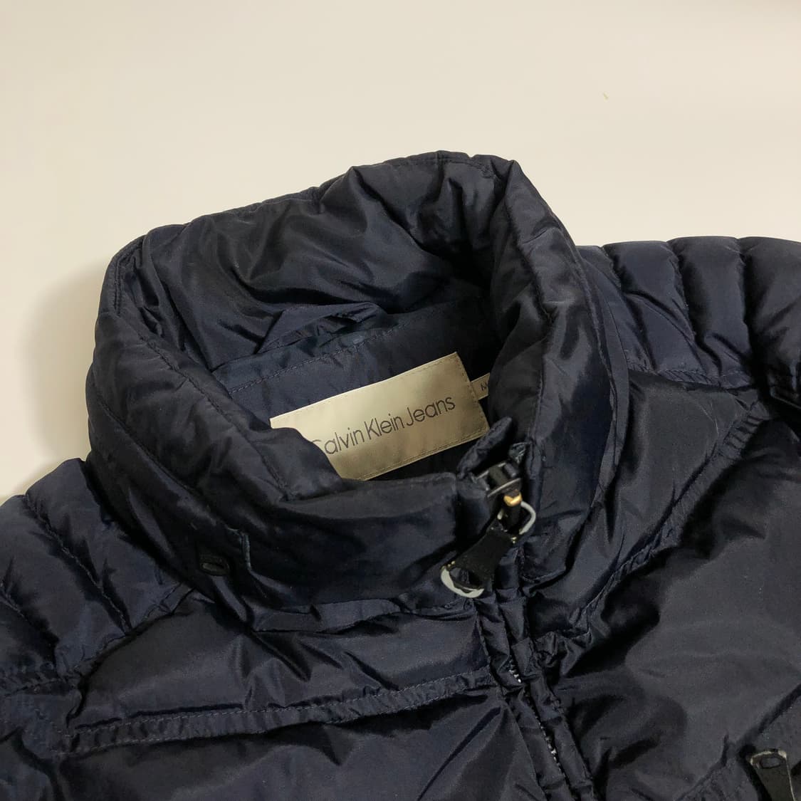 켈빈클라인 다운 패딩 M 상품이미지3