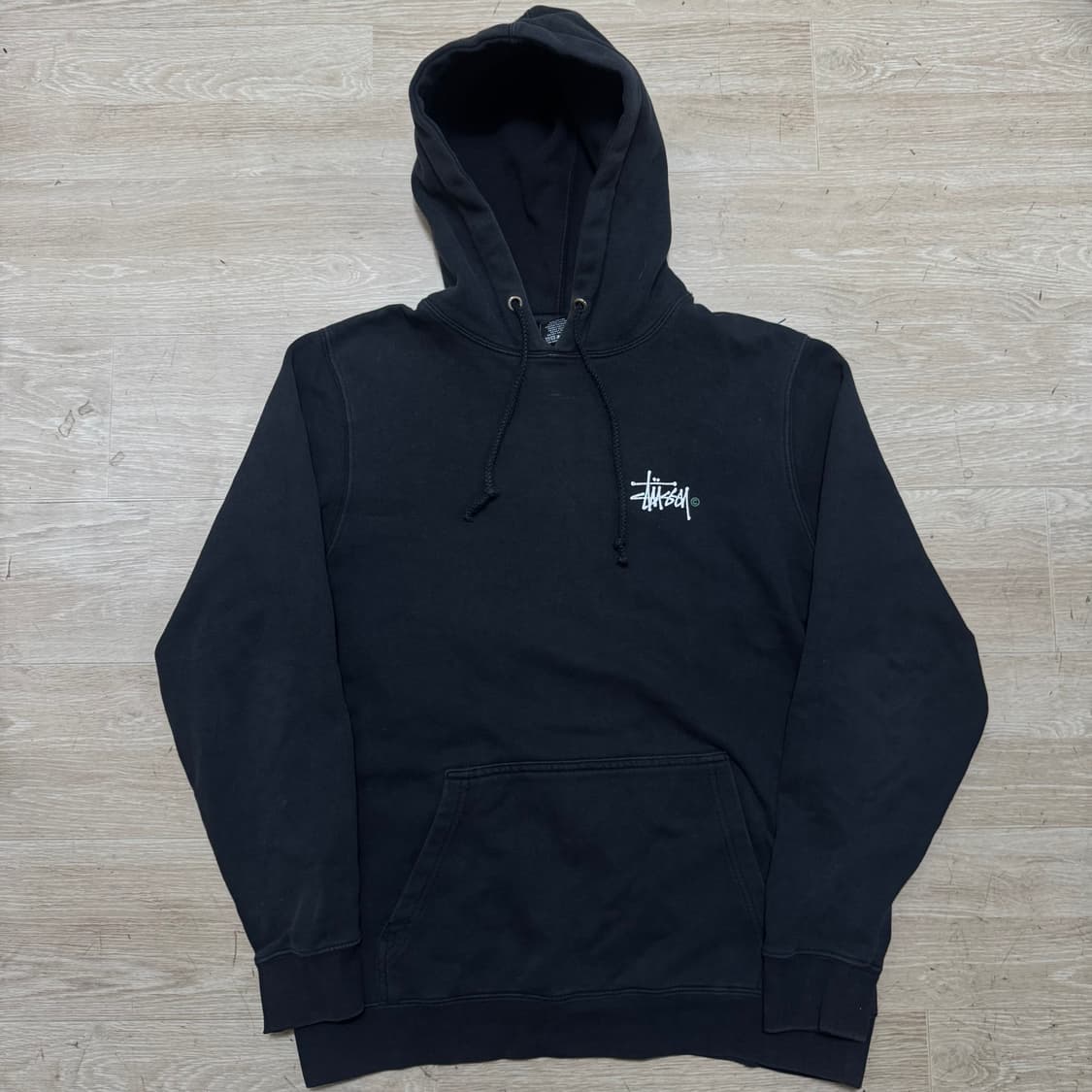 스투시 베이직로고 백프린팅 후드티 상품이미지1