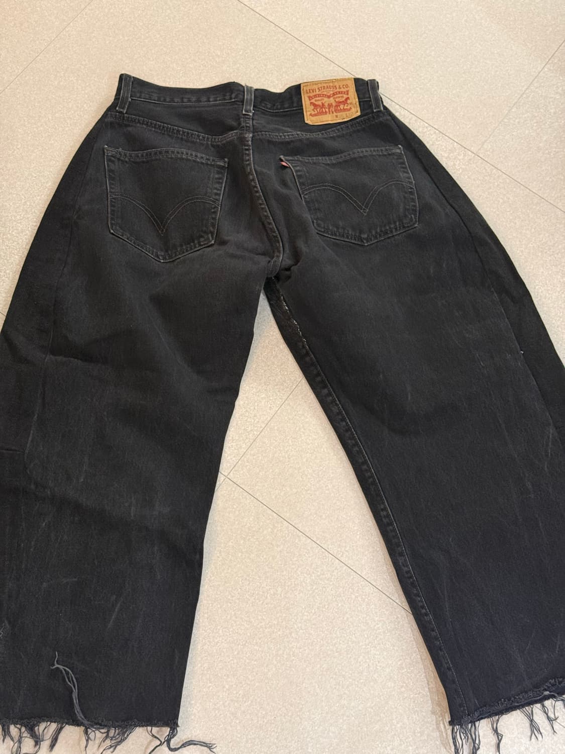 B SIDES LASSO 리바이스 블랙 리워크드 데님 상품이미지2