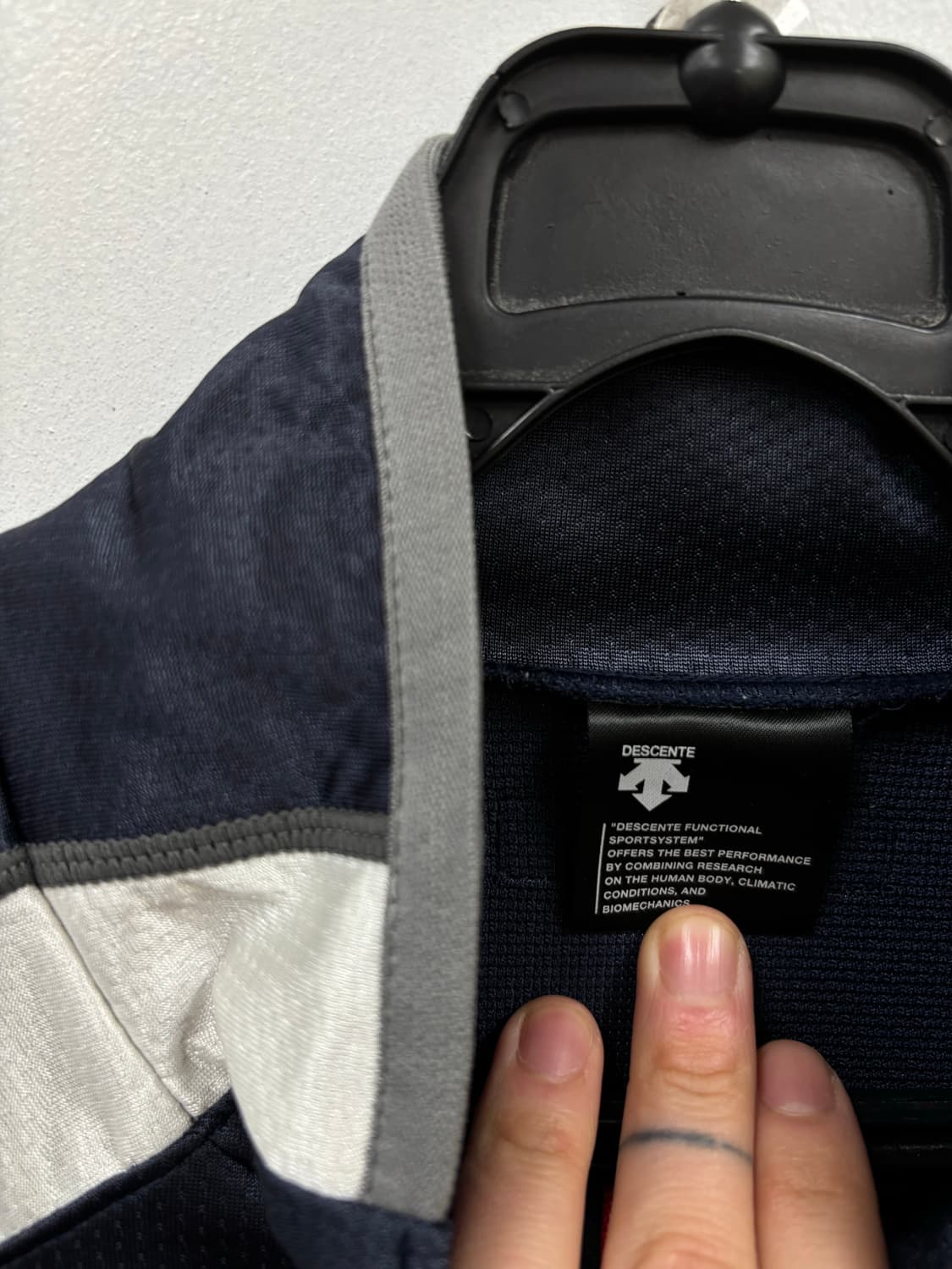 데상트 재팬 트랙탑 상품이미지4