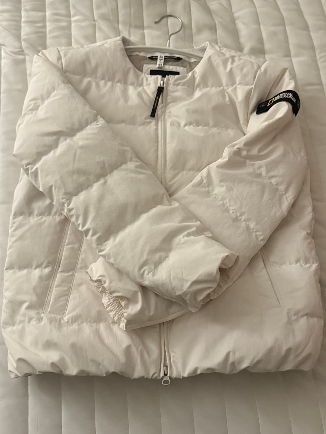 내셔널지오그래픽 경량패딩 화이트s  상품이미지1