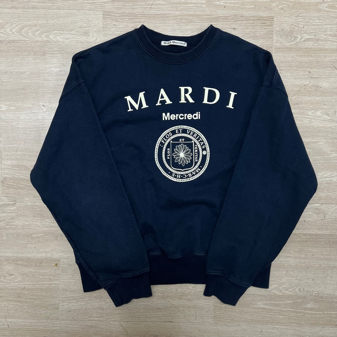 마르디 메크르디 여성 오버사이즈 빅프린팅 맨투맨 [네이비] FREE 상품이미지1
