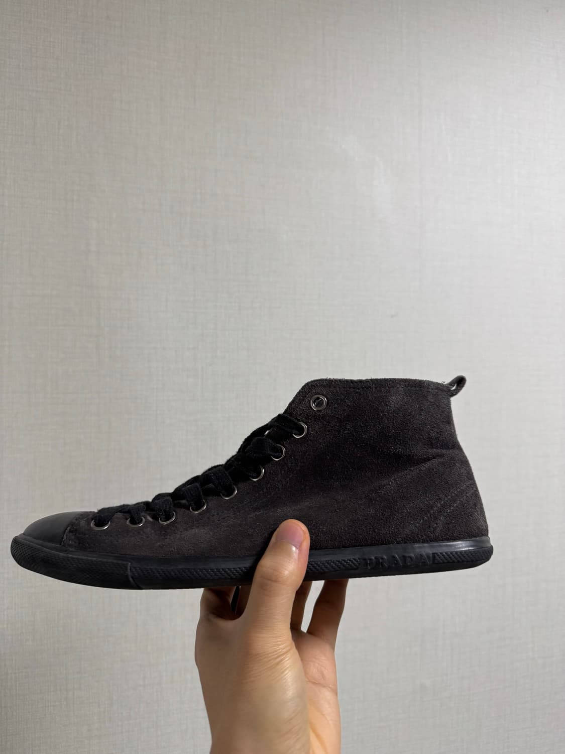 프라다 스웨이드 하이탑 상품이미지4