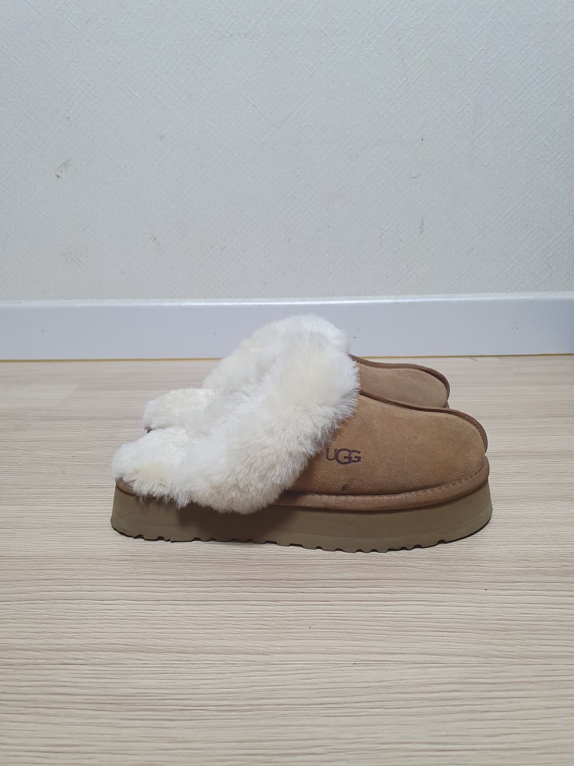 어그 디스케트 털 슬리퍼 240 상품이미지1