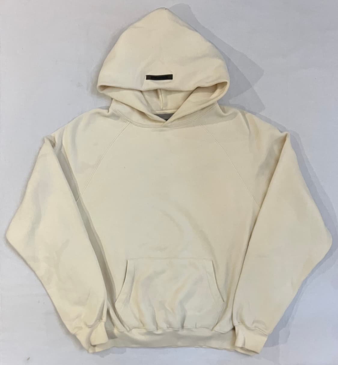 피어오브갓 에센셜 백로고 후드티 크림 상품이미지4