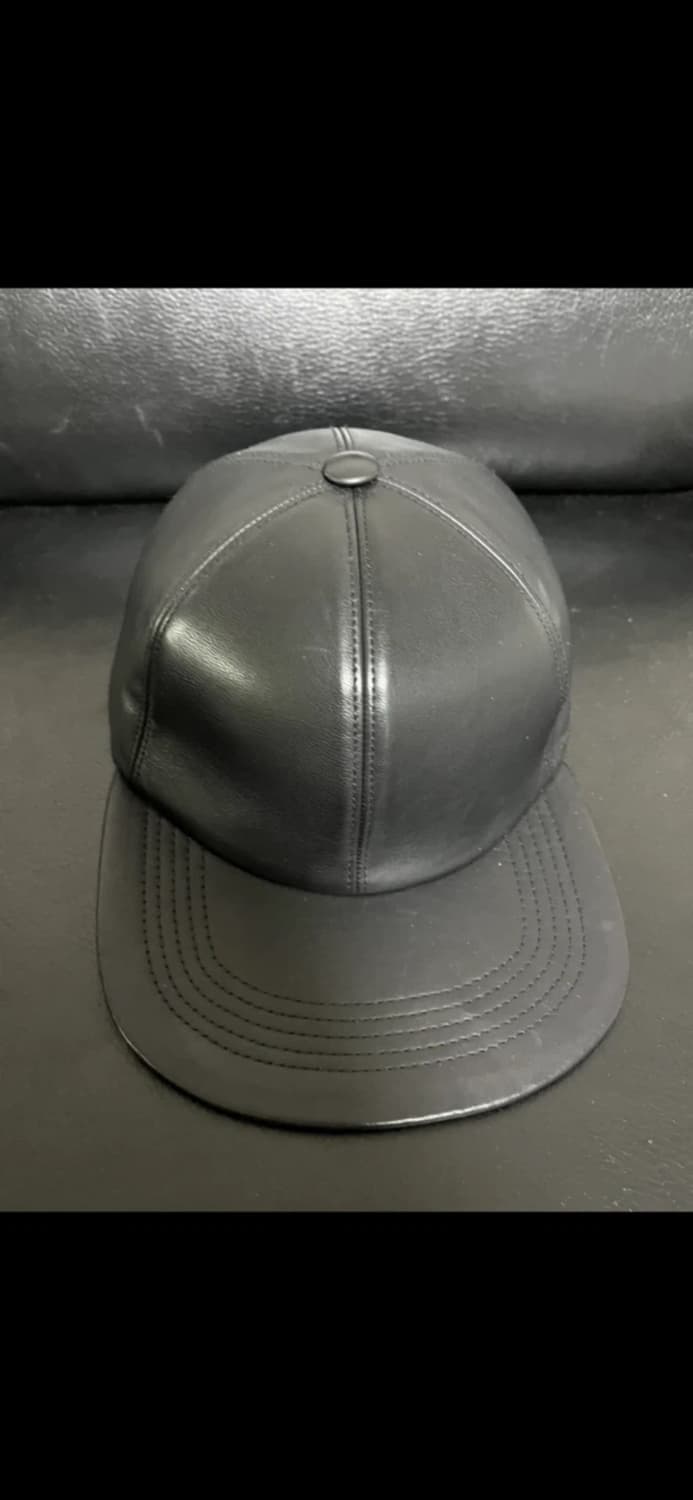 루이비통 레더 스냅백 새상품 상품이미지1