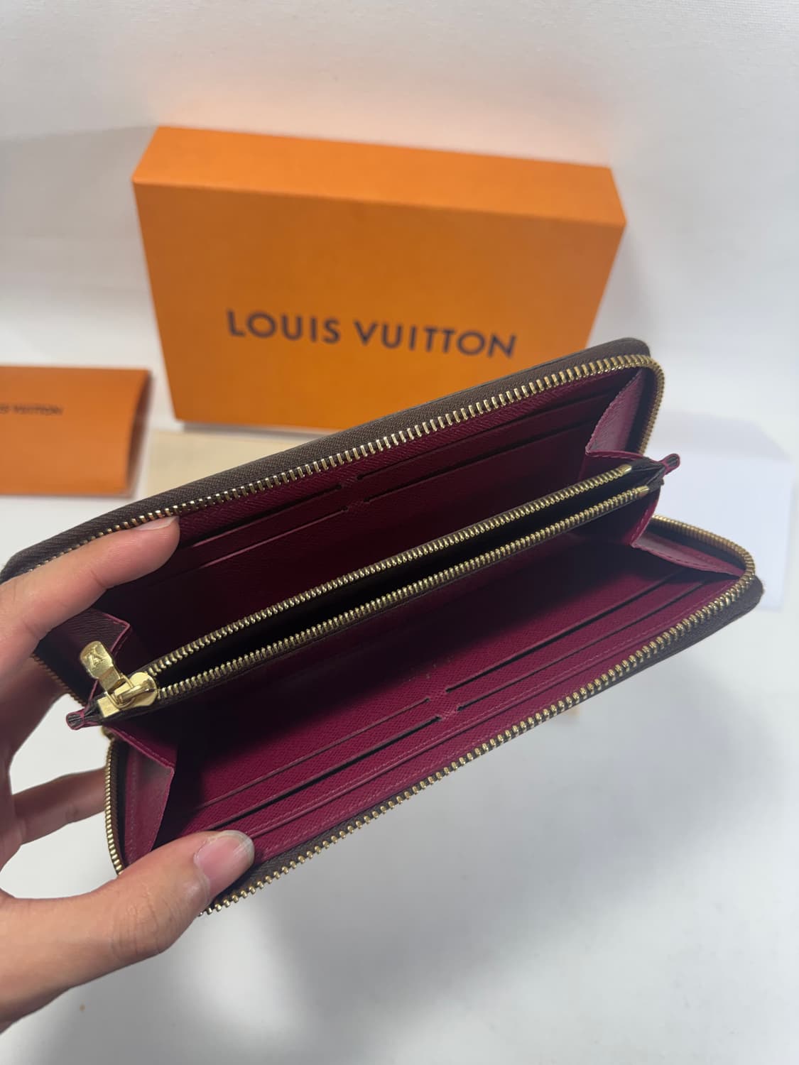 [새상품급,풀구성] 루이비통 모노그램 클레망스 월릿 장지갑


 상품이미지7