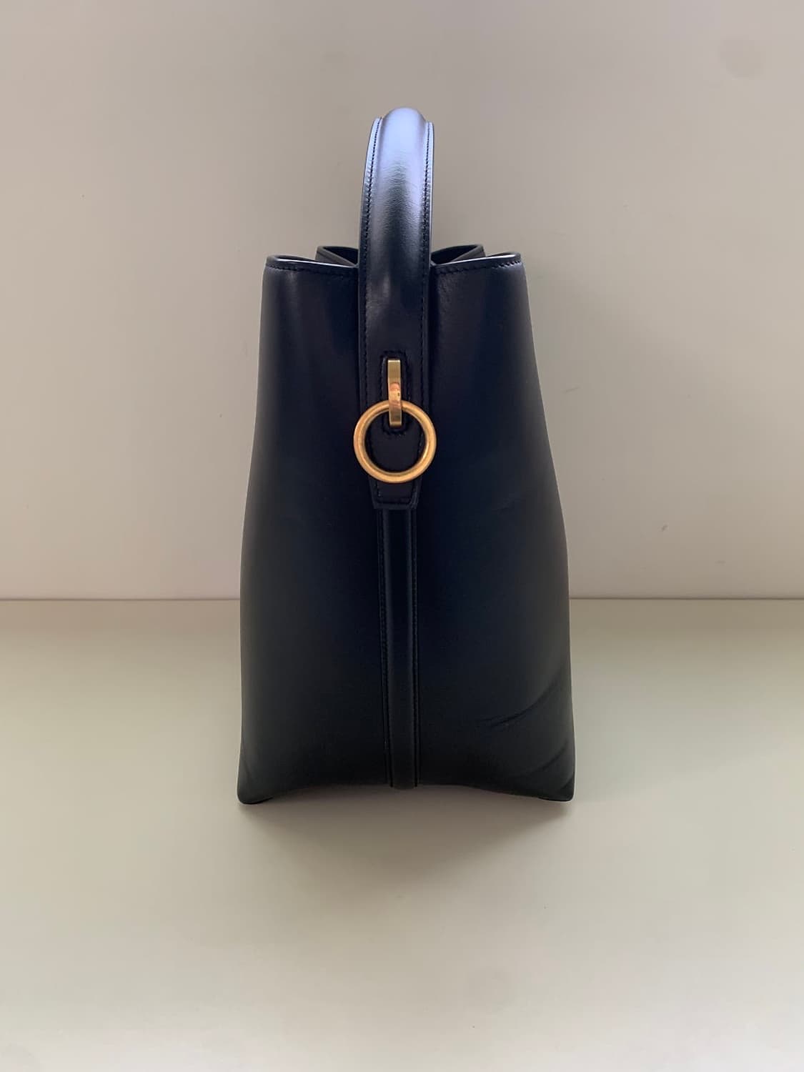 입생로랑 le37 버킷백 상품이미지5