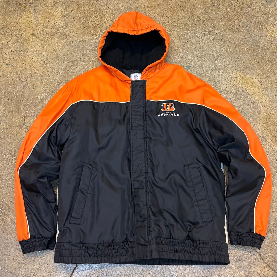 90s 미국 빈티지 NFL 뱅갈스 패딩점퍼  상품이미지4