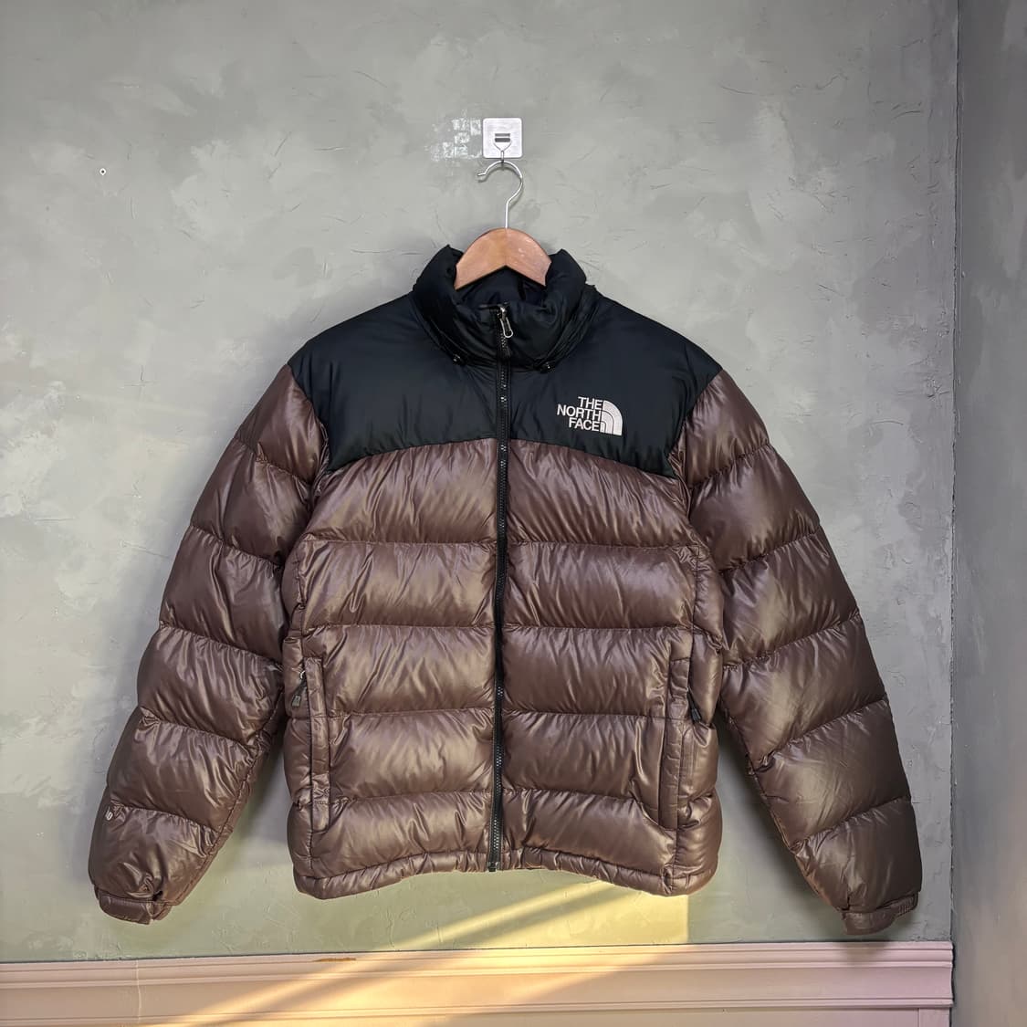 노스페이스 700 눕시 구스다운 패딩 브라운 상품이미지1