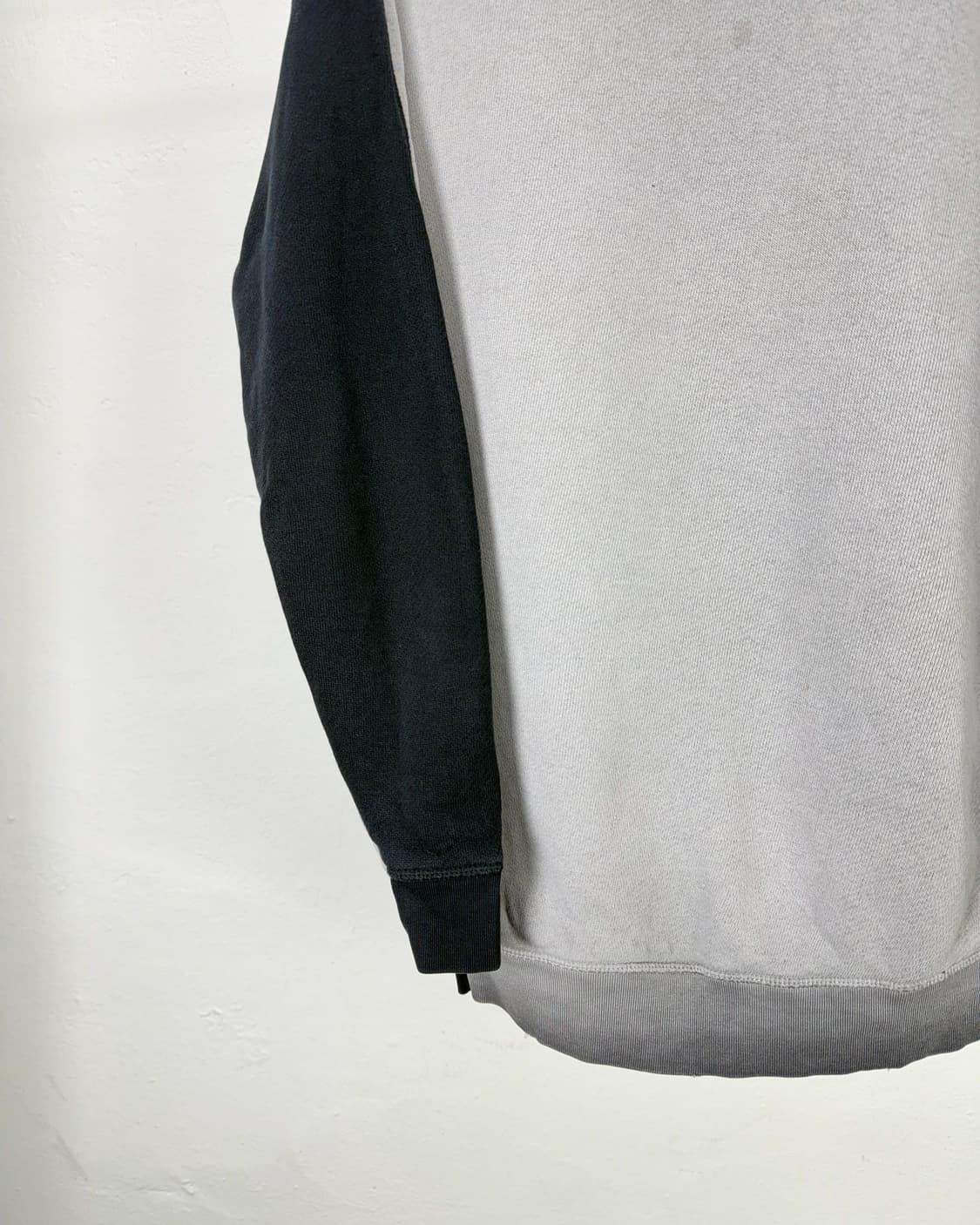 디젤 투톤 페이퍼 디스트레스드 크루넥 스웨트 셔츠 상품이미지4