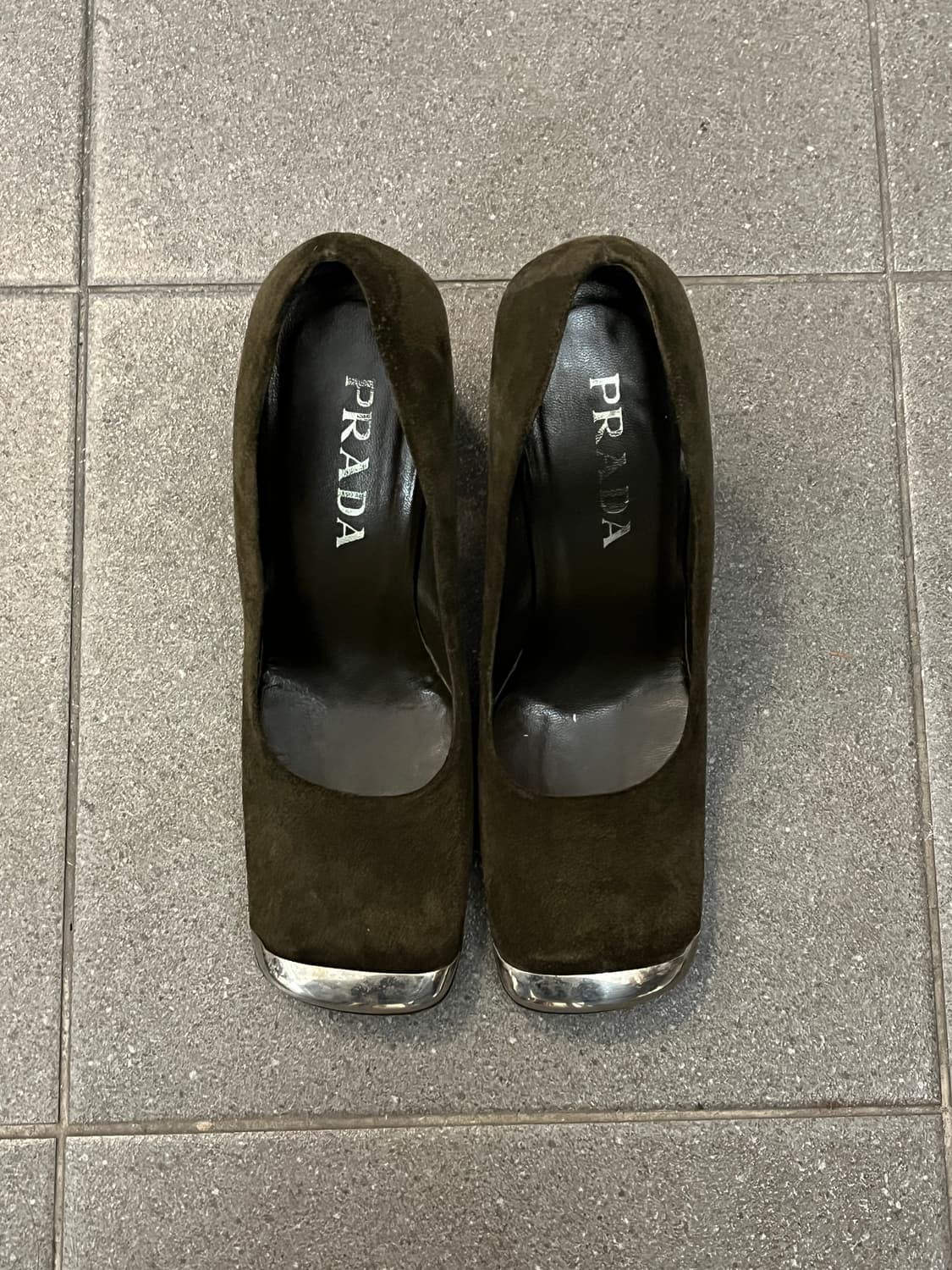 프라다 스퀘어토 펌프스 힐 상품이미지1