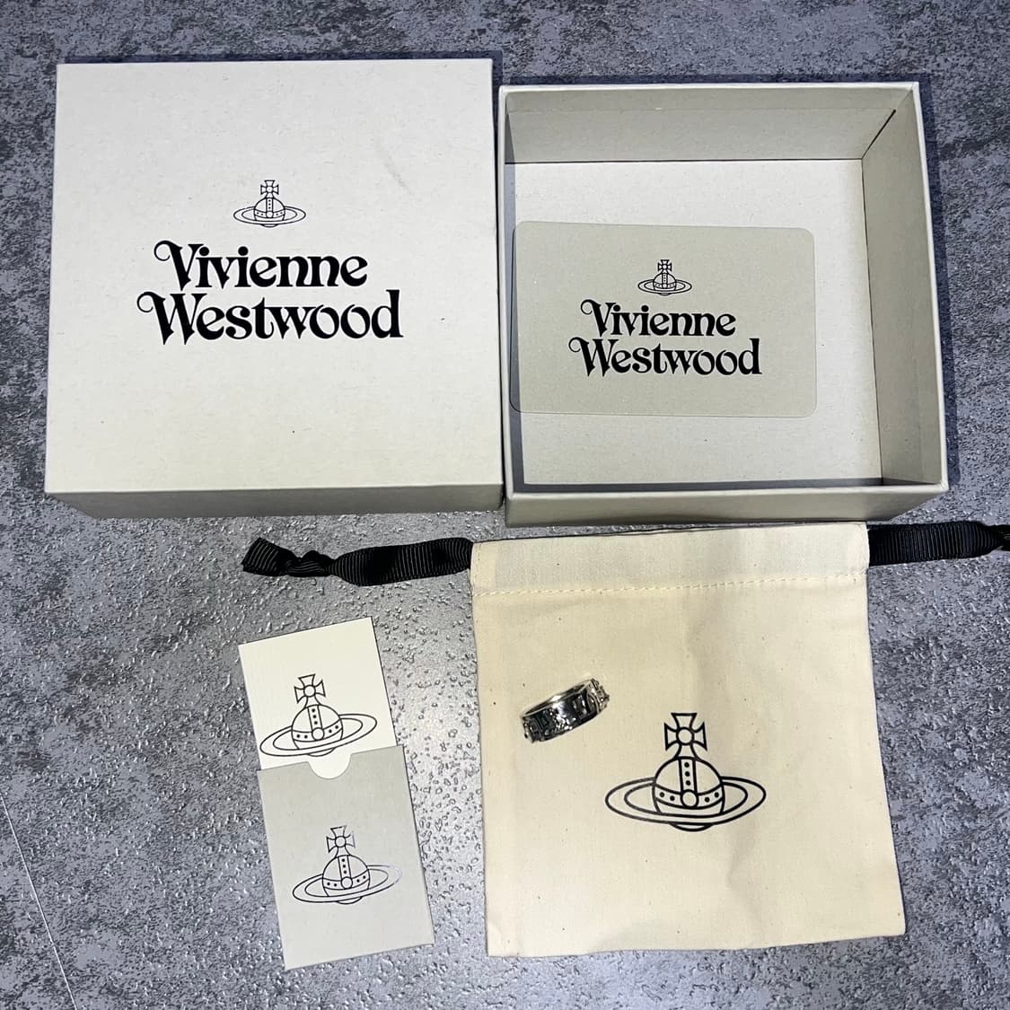 비비안웨스트우드 Viviennewestwood 로고 3면 각인반지 상품이미지1