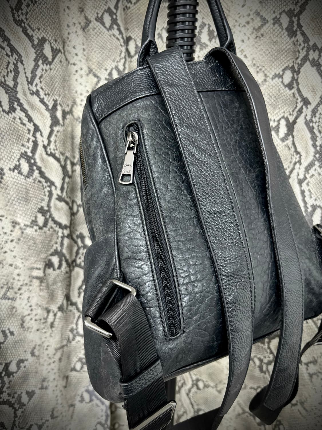 [Minimal Y2K] Cubic Logo Detail Leather  상품이미지8