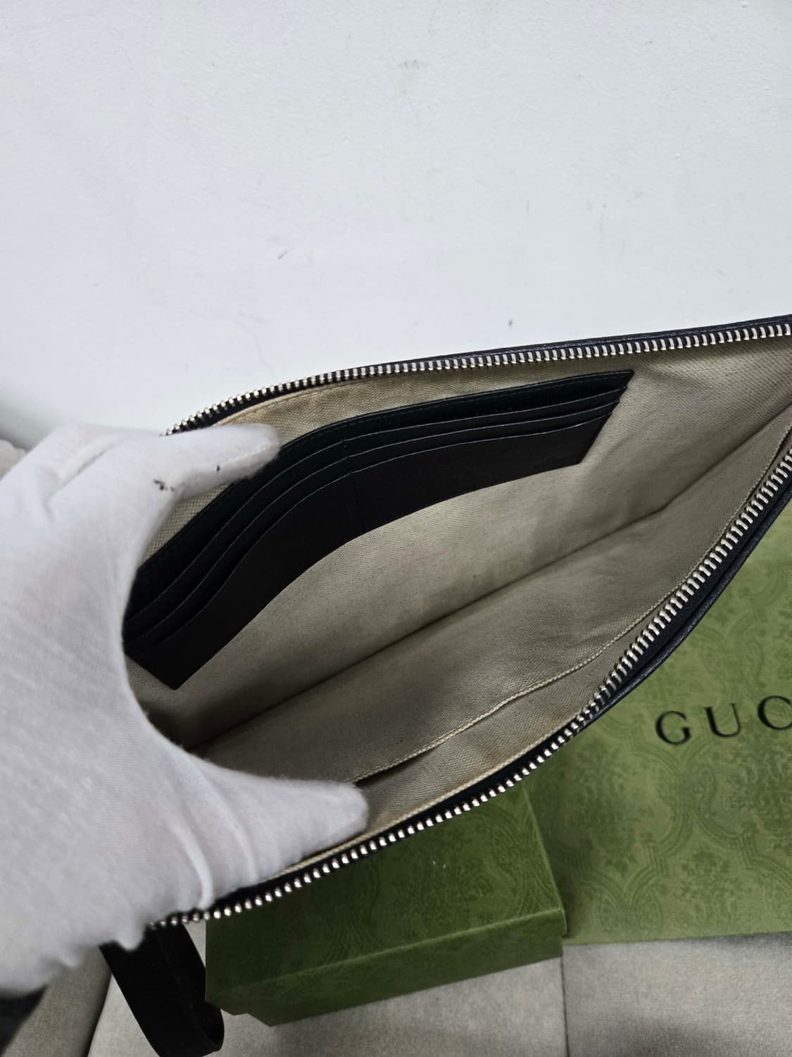 [보증서 정품]구찌 인터로킹 클러치백 상품이미지1