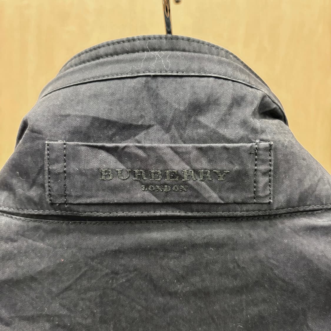 버버리 런던 캐주얼 재킷 히든 플래킷 스티치 라인 스트랩 디테일 네이비 상품이미지6