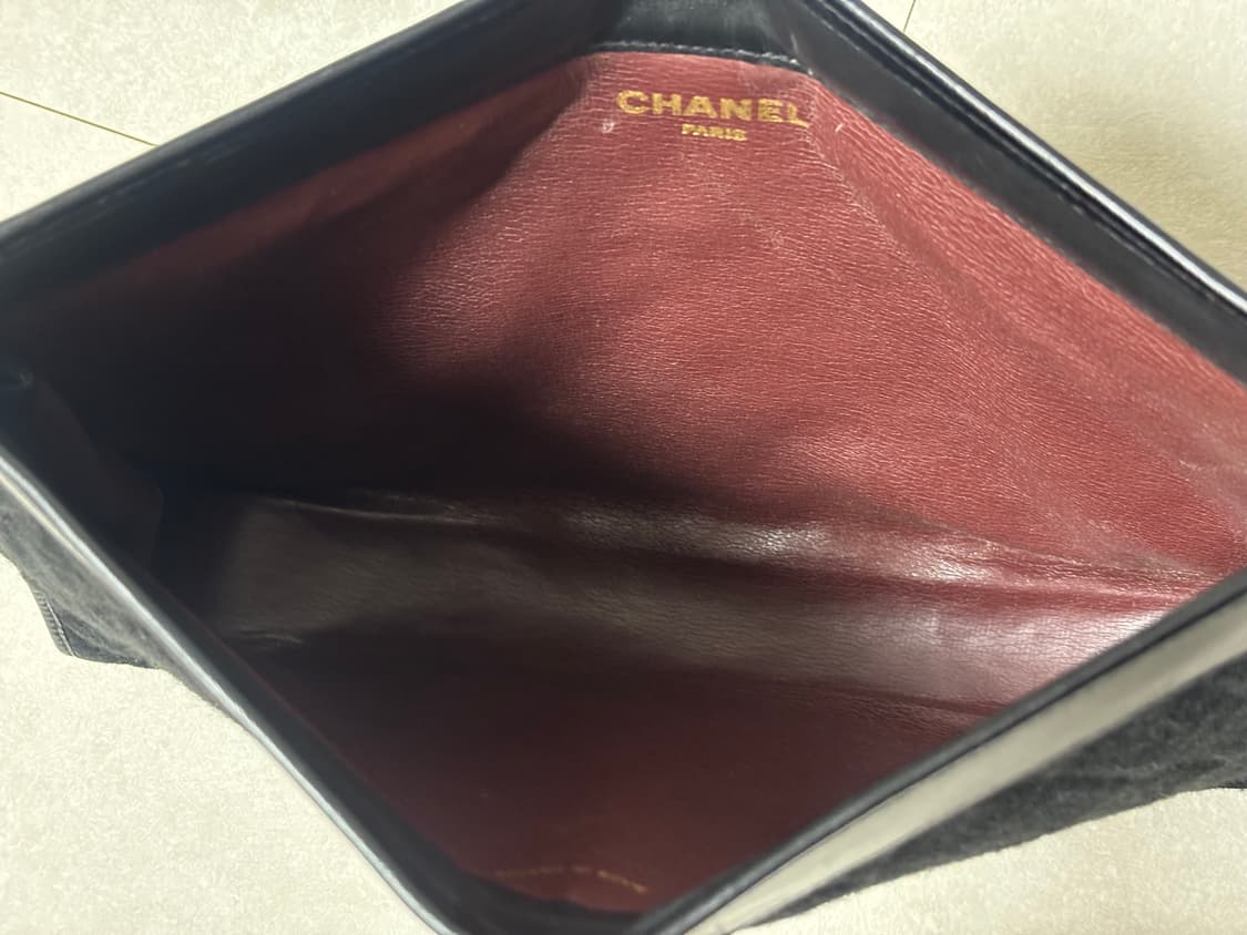 샤넬 블랙 금장 퀼팅 클러치백  상품이미지7