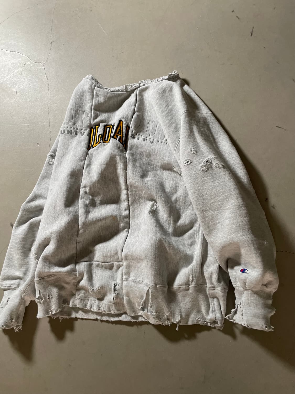 90’s 챔피온 Custom Distressed Sweatshirt 상품이미지2