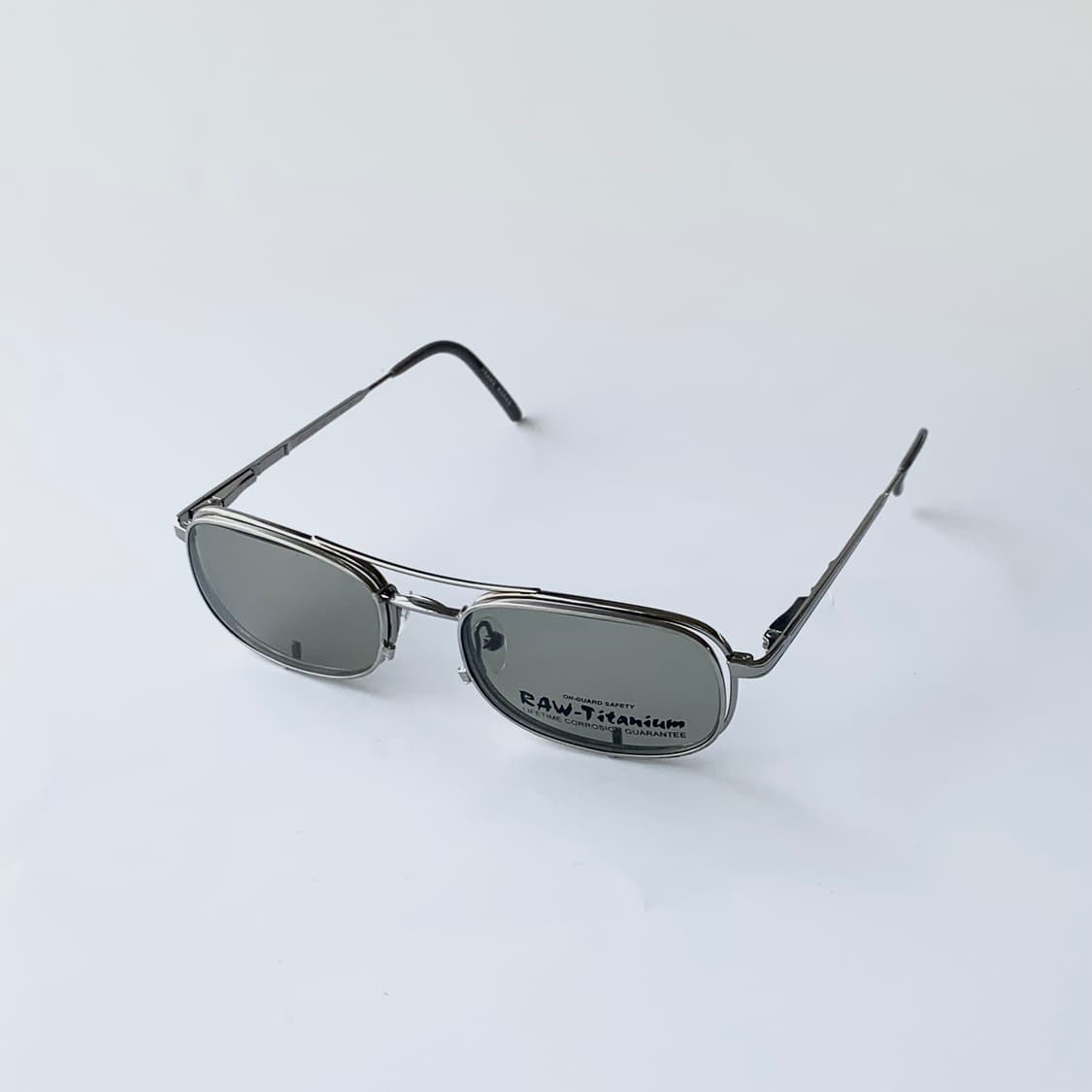 965 데드스탁 빈티지선글라스 로우 티타늄 투브릿지 클립온 안경 세트 상품이미지2